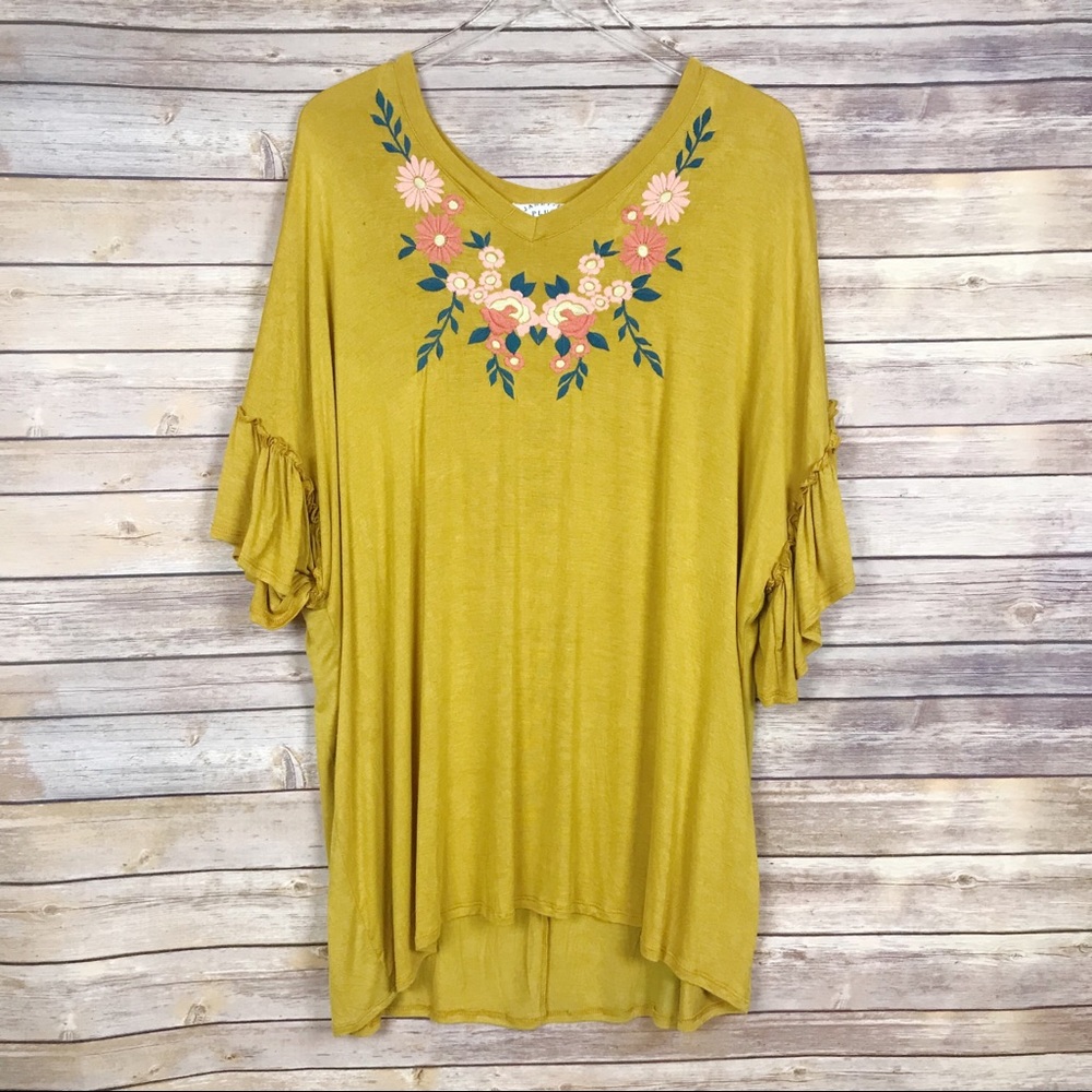 Janette | NWOT Floral Embroidered Ruffle Blouse
